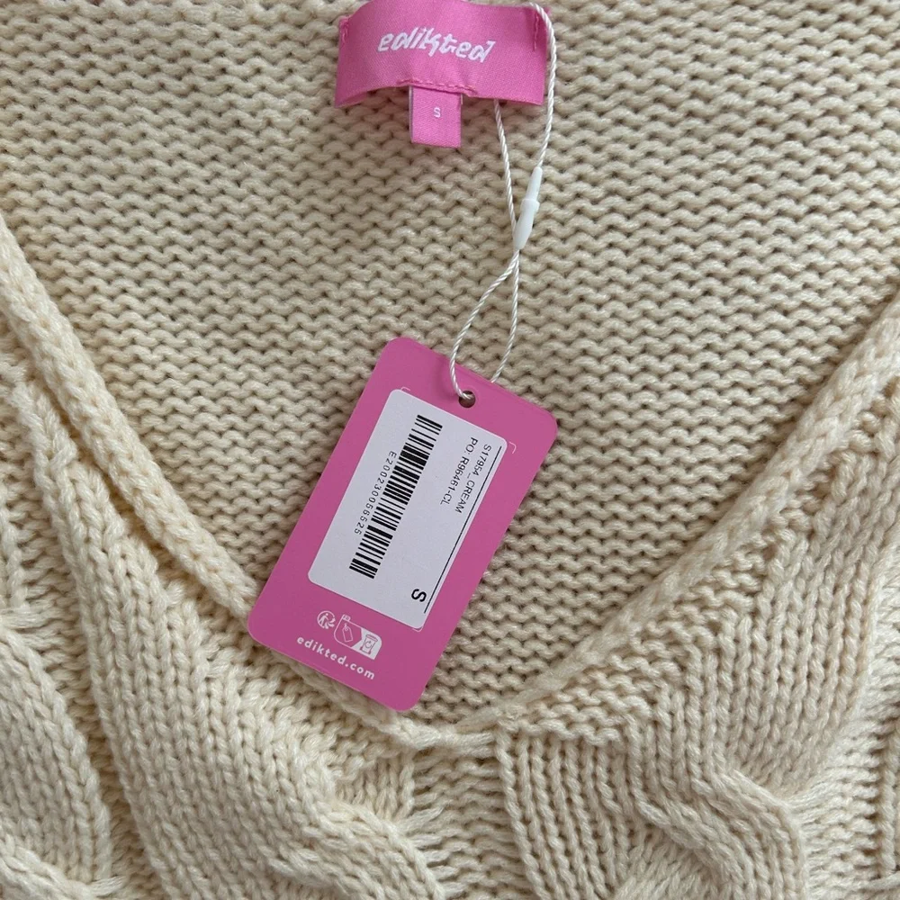Edikted Cream V-Neck Oversized Cable Knit Sweater NWT - Picture 3 of 5